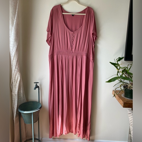 Torrid dusty rose long flowy dress with double front side slits - Picture 4 of 10